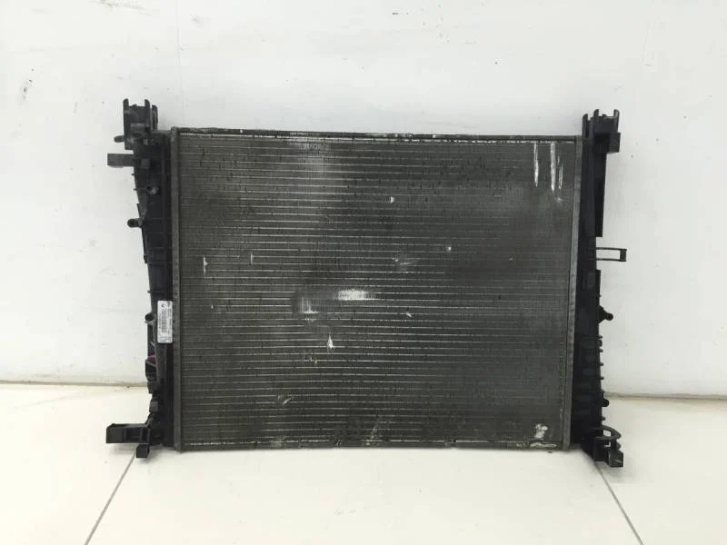 Радиатор охлаждения двигателя Renault Duster 2012>