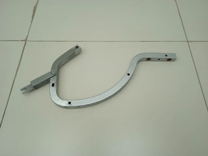 Петля крышки багажника Toyota Corolla E180 2013>