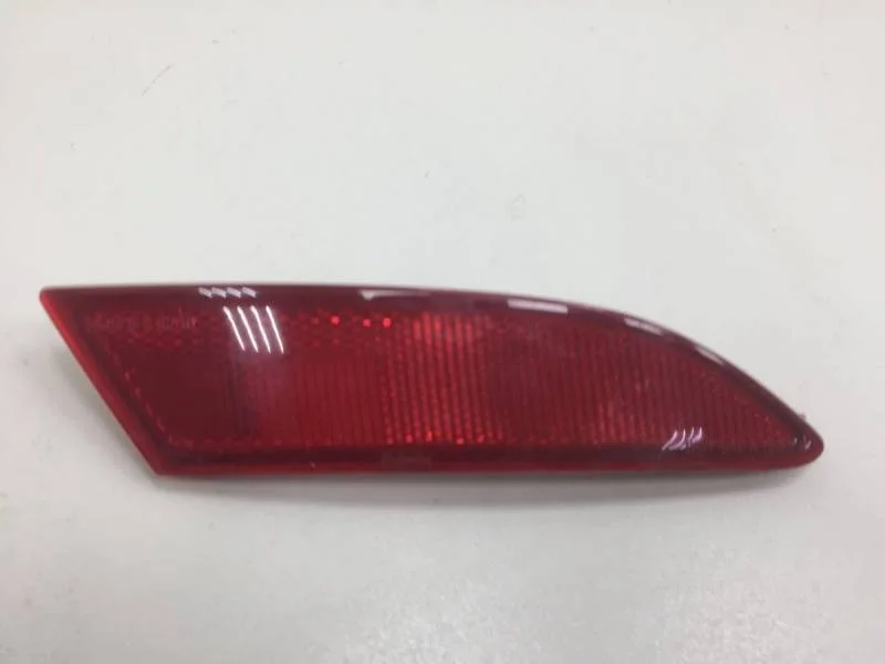 Отражатель в бампер задний правый Ford Focus 3 2011>