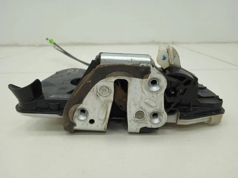 Замок двери передней правой Toyota Corolla E180 2013>