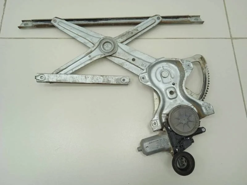 Стеклоподъемник электр. передний правый Toyota Corolla E180 2013>