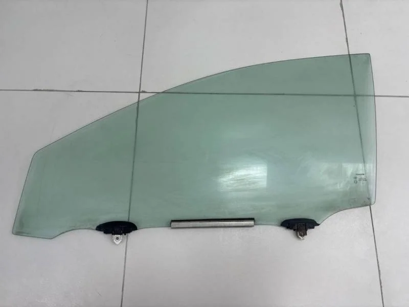 Стекло двери передней левой Toyota Corolla E180 2013>