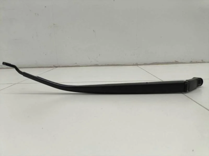 Поводок стеклоочистителя передний правый Toyota Corolla E180 2013>