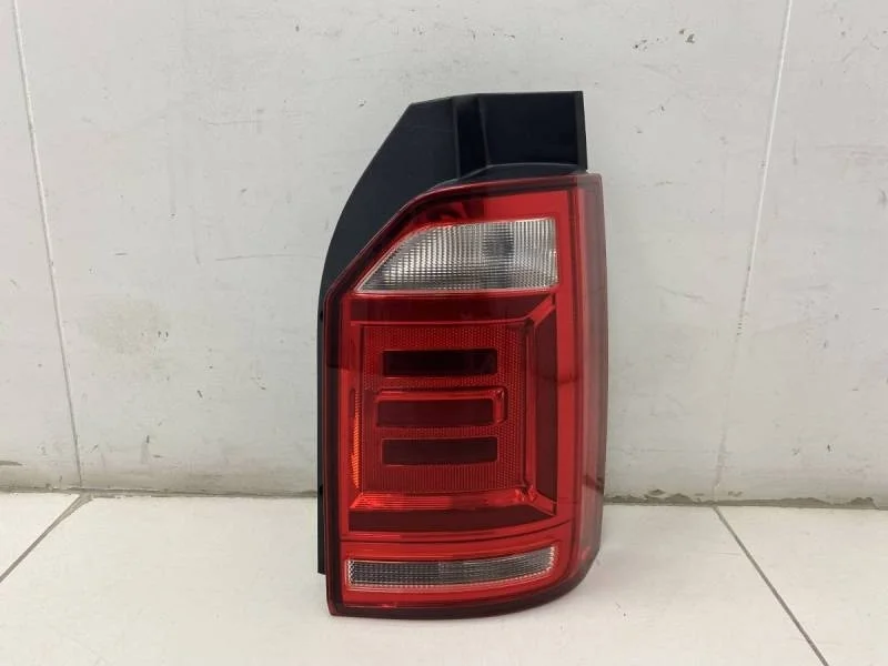 Фонарь задний правый Volkswagen Multivan T6 2015 - 2019