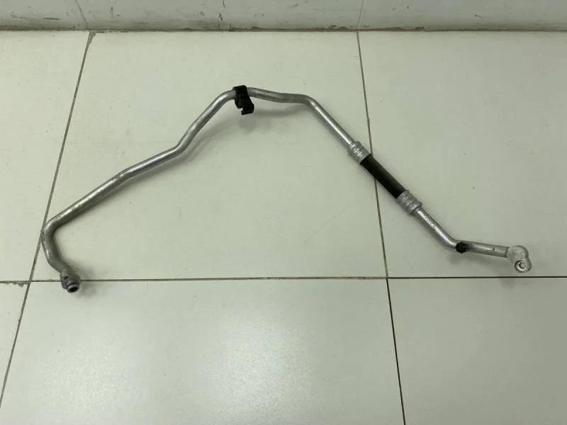 Трубка кондиционера Volkswagen Multivan T6 2015 - 2019