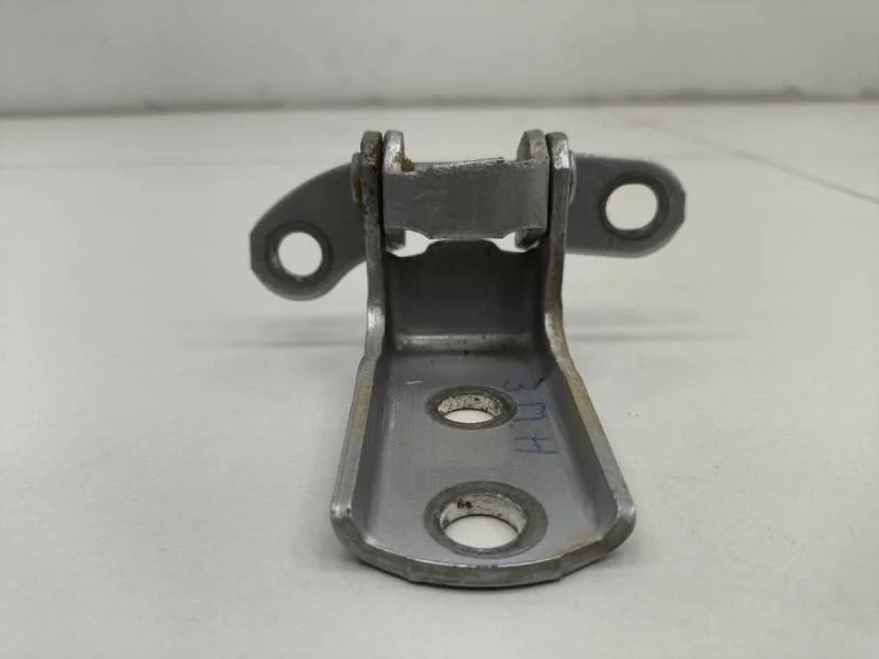 Петля двери задней правой нижняя Toyota Corolla E180 2013>