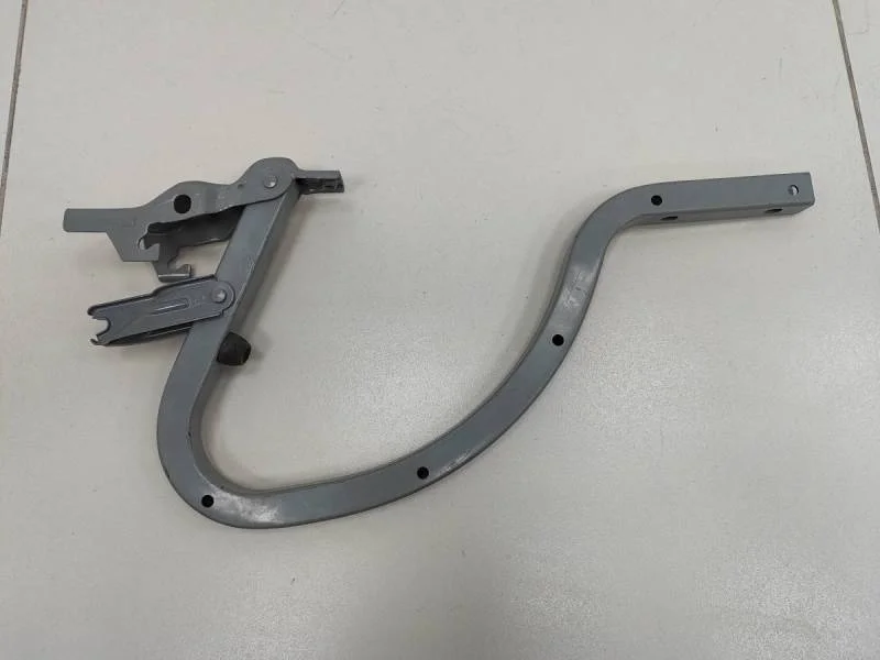 Петля крышки багажника Hyundai Solaris 2010-2017