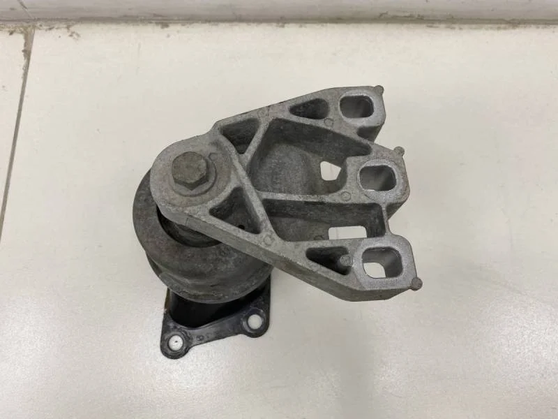 Опора двигателя правая Volkswagen Multivan T6 2015 - 2019