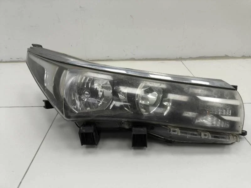 Фара правая Toyota Corolla E180 2013>