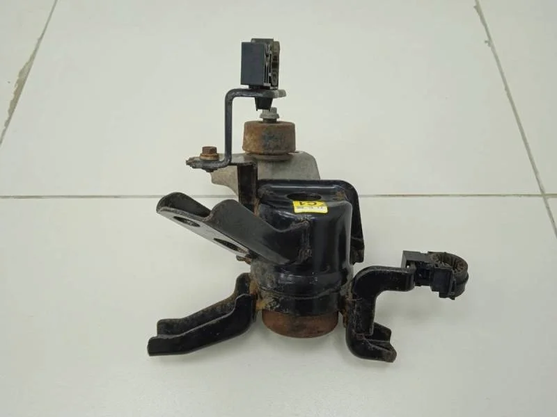 Опора двигателя правая Toyota Corolla E180 2013>