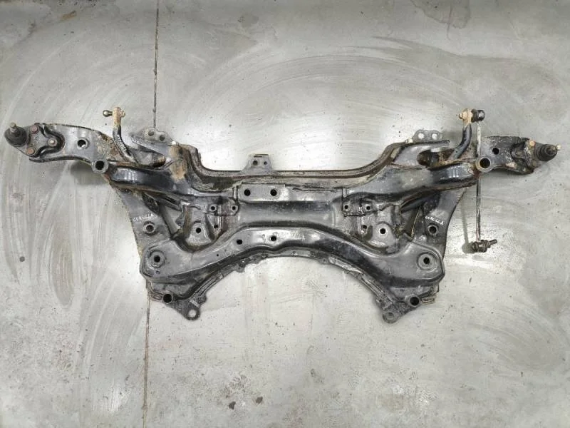 Балка подмоторная Toyota Corolla E180 2013>