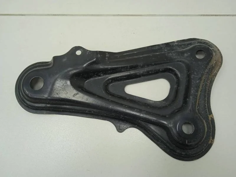 Кронштейн передней балки Toyota Corolla E180 2013>