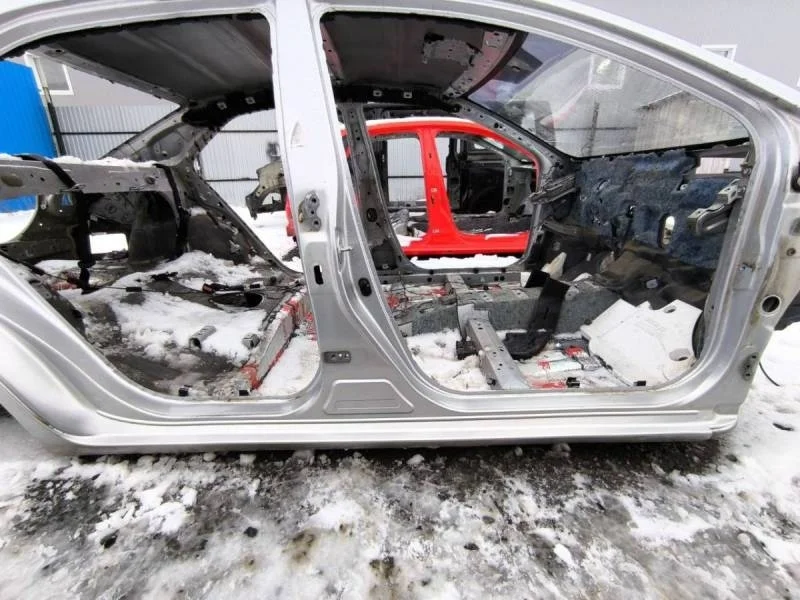 Порог со стойкой правый Toyota Corolla E180 2013>