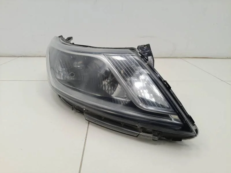 Фара правая Kia Rio 3 (UB) 2011-2017