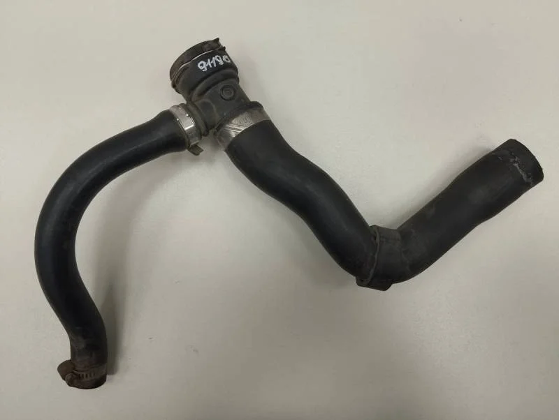 Тройник системы охлаждения Skoda Octavia (A7) 2013>