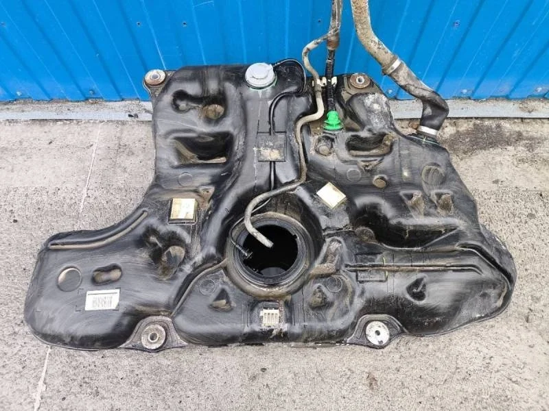 Бак топливный Toyota Corolla E180 2013>