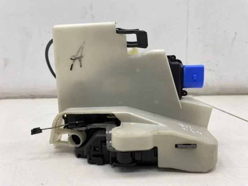 Замок двери передней правой Volkswagen Multivan T6 2015 - 2019