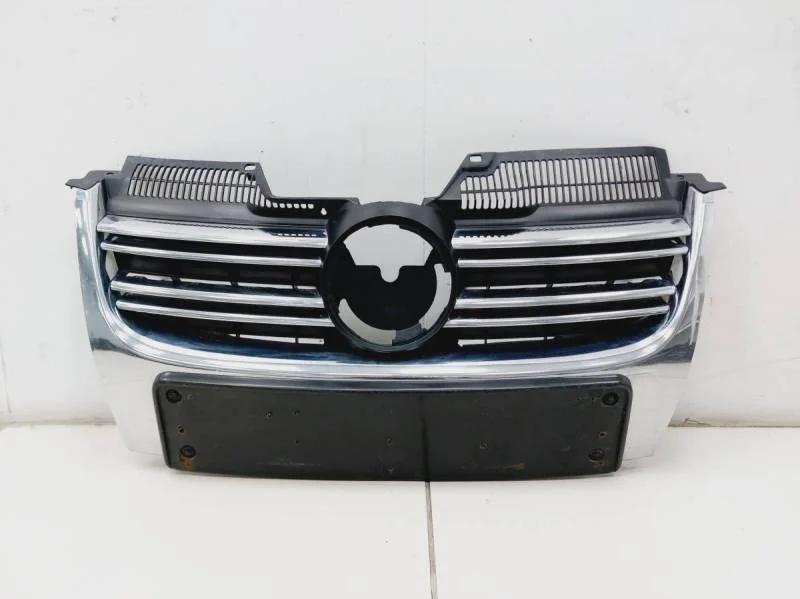 Решетка радиатора Volkswagen Jetta (1K) 2006-2011
