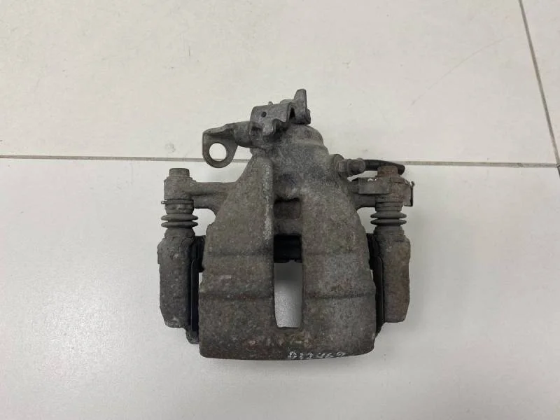 Суппорт задний правый Volkswagen Multivan T6 2015 - 2019