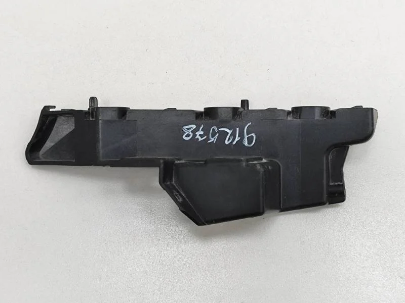 Кронштейн переднего бампера правый Audi Q7 (4M) 2015>