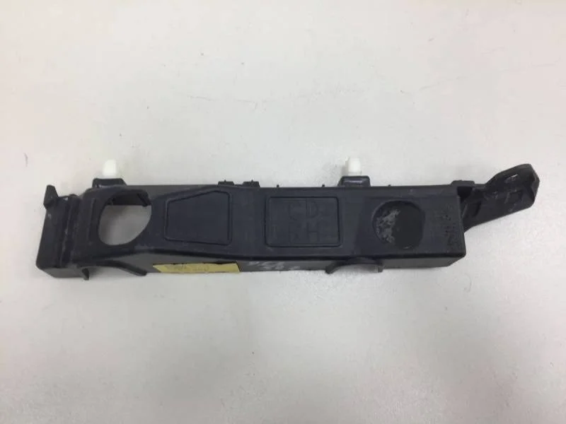 Кронштейн переднего бампера правый Kia Ceed (СD) 2018>