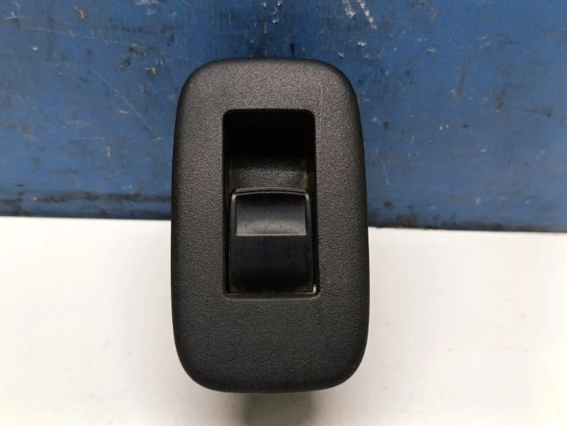 Кнопка стеклоподъемника Toyota Auris 2006-2012 848100D030 E150 1.6 1ZR, задняя левая