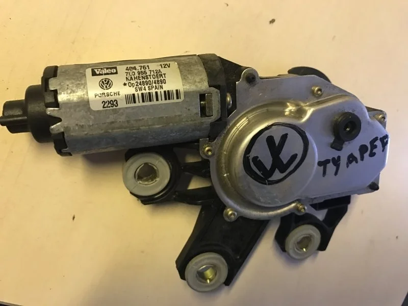 Моторчик дворников VOLKSWAGEN TOUAREG 2003 7L0955712A ВНЕДОРОЖНИК BAC, задний