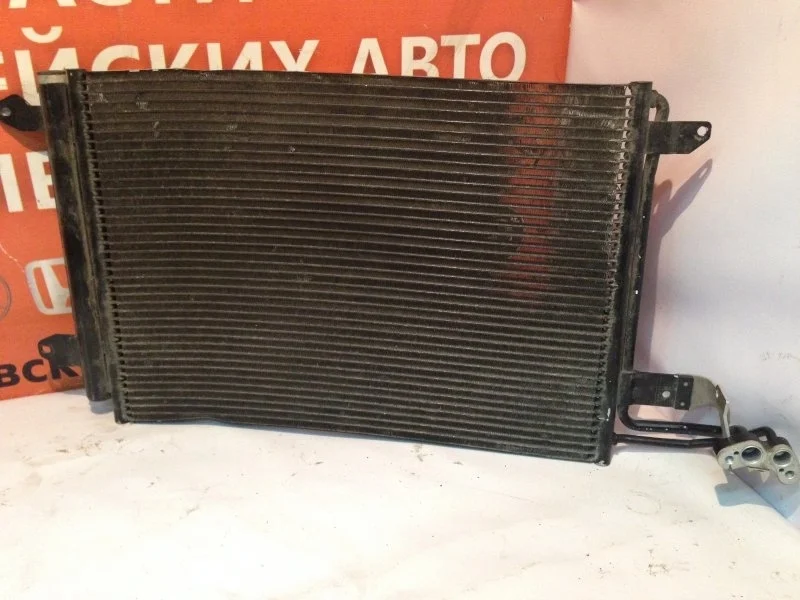 Радиатор кондиционера AUDI A3 2006 1K0820411AE ХЭТЧБЕК
