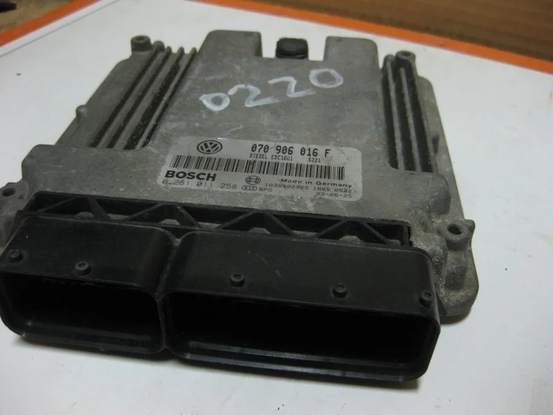 ЭБУ ДВС VOLKSWAGEN TOUAREG 2003 070906016F ВНЕДОРОЖНИК BAC
