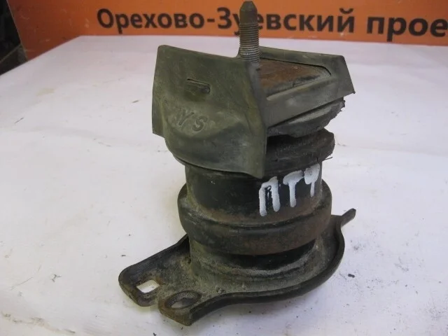 Подушка крепления двигателя NISSAN PATHFINDER 2006 11220EB305 2.5, передняя