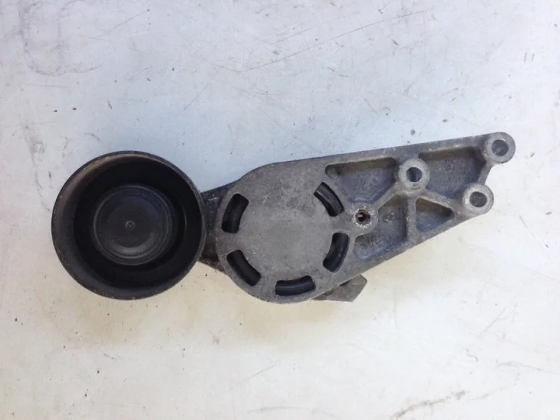 Механизм натяжения ремня AUDI A4 06B903133A 1.8