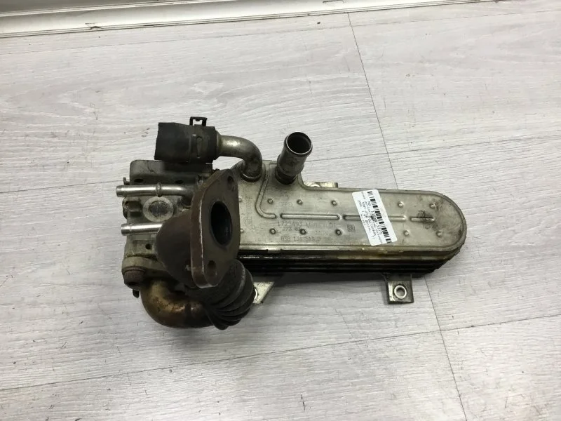 Прочие детали системы охлаждения VOLKSWAGEN TOURAN 2006 038131513D 1.9