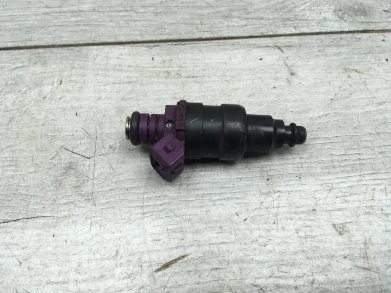 Форсунка Opel Omega 1998 90536149