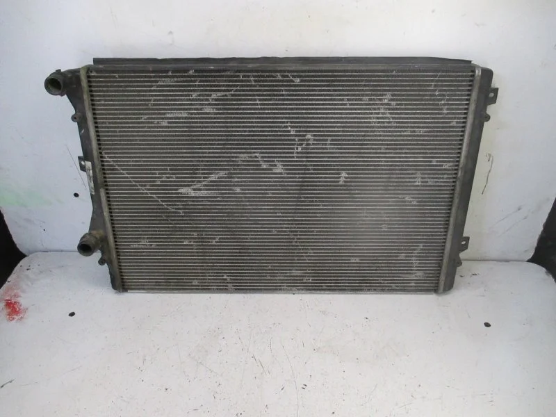 Радиатор охлаждения VOLKSWAGEN JETTA 2005 1K0121251L СЕДАН BKD