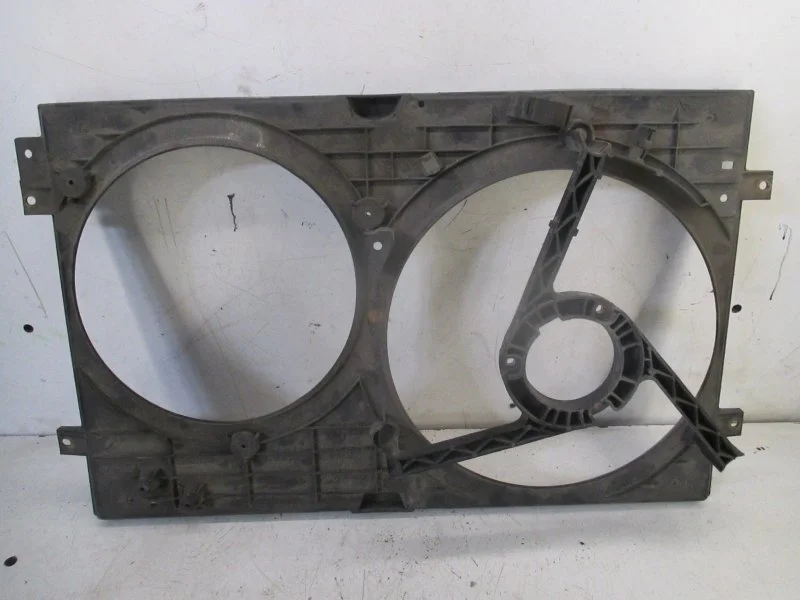 Кожух вентилятора радиатора диффузор VOLKSWAGEN GOLF 2008 1J0121207M