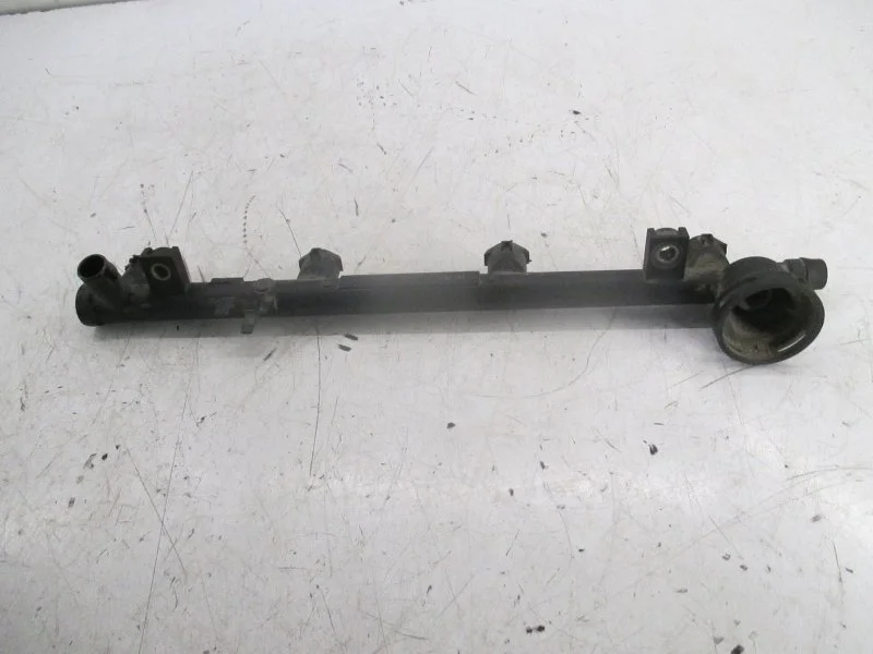 Рампа топливная Renault Laguna 2003 7700107405 1.8