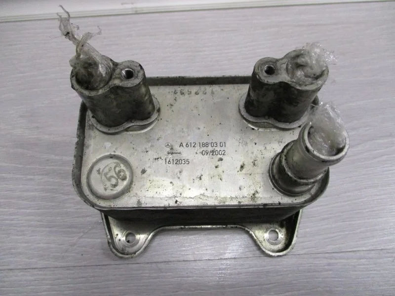 Радиатор масляный MERCEDES-BENZ E-CLASS 2000 A6121880301 УНИВЕРСАЛ 61196130317643