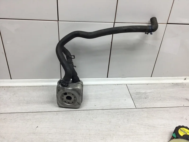 Радиатор масляный Volkswagen Transporter 1996 068117021B 2.4