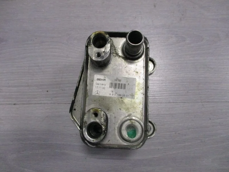 Радиатор масляный MERCEDES-BENZ E-CLASS 2002 A6121880301 УНИВЕРСАЛ 61196140085951
