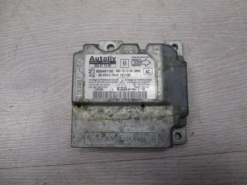 ЭБУ подушки безопасности Peugeot 307 2006 606877300 УНИВЕРСАЛ NFU (TU5JP4)