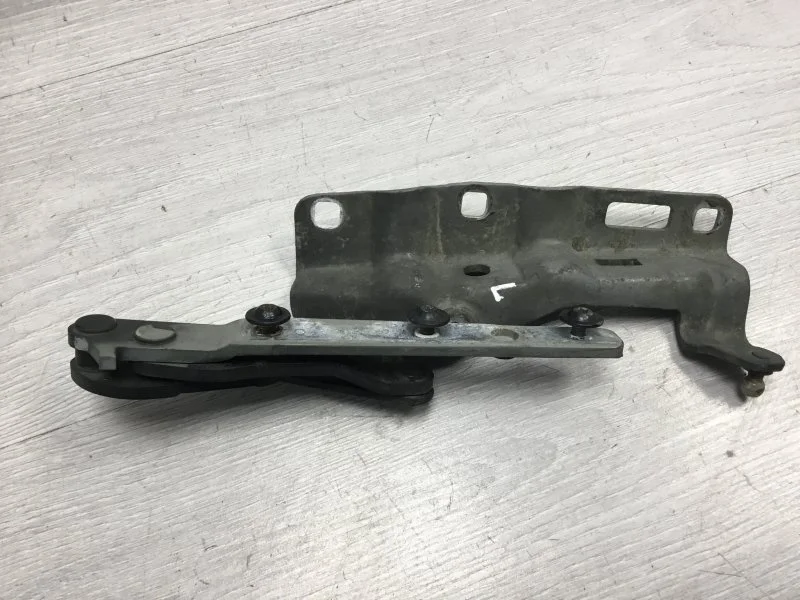 Петля капота Mercedes-Benz C-Class 2000 A2038800328 СЕДАН 111.955, левая