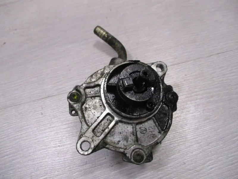 Насос вакуумный Mercedes-Benz C-Class 2001 A6112300065 УНИВЕРСАЛ 61196230477321