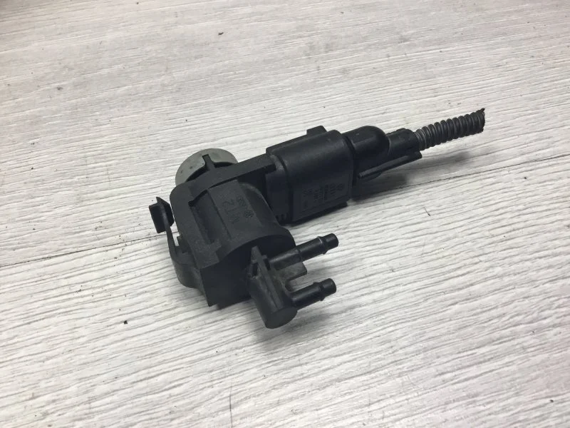Вакуумный электромагнитный клапан Audi A6 2005 1J0906283C 3.2