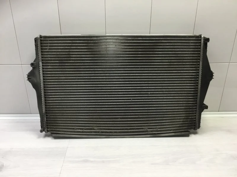 Радиатор интеркулера Volvo Cross Country 2004 31274554 2.4