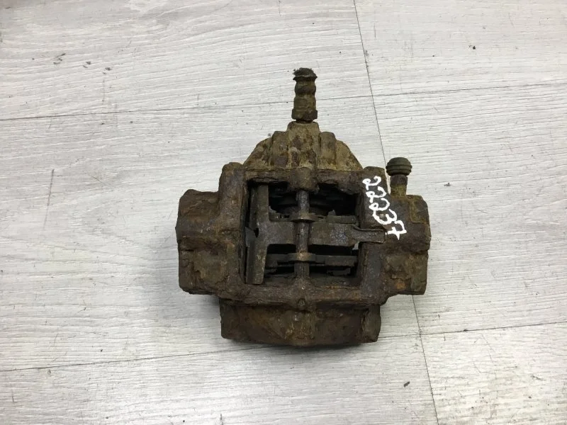 Суппорт тормозной Mercedes-Benz C-Class 2000 A0014205183 2.2, задний правый