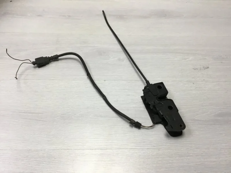 Замок капота Volkswagen Golf 2004 1K1823509E BCA