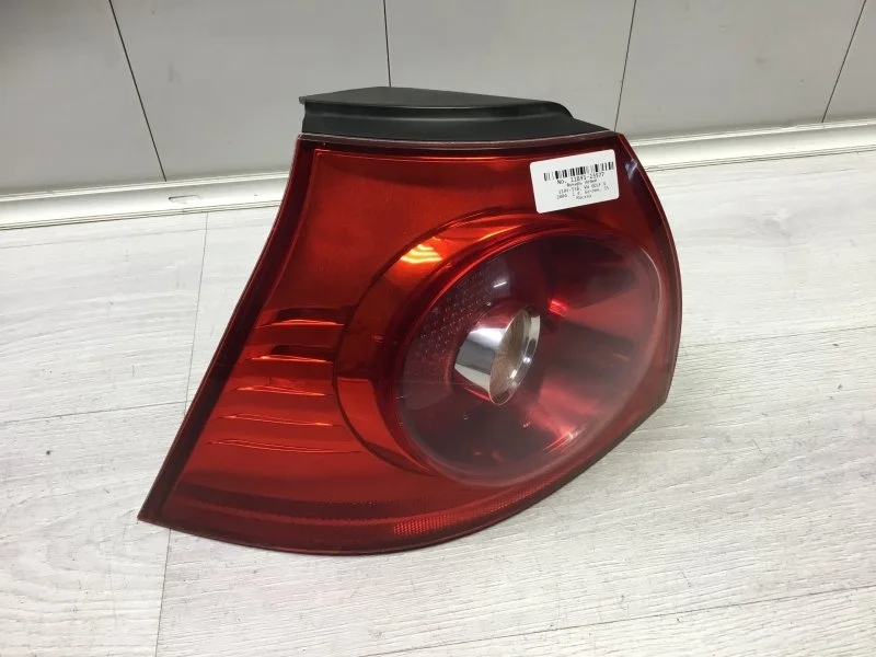 Фонарь VOLKSWAGEN GOLF 2004 1K6945095AA BCA, левый