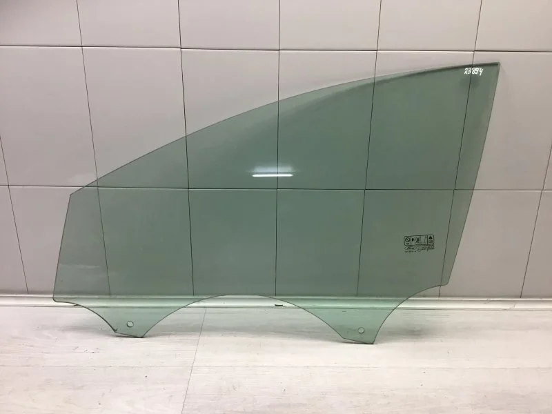 Стекло двери Ford Mondeo 2009 1507909 2, переднее левое