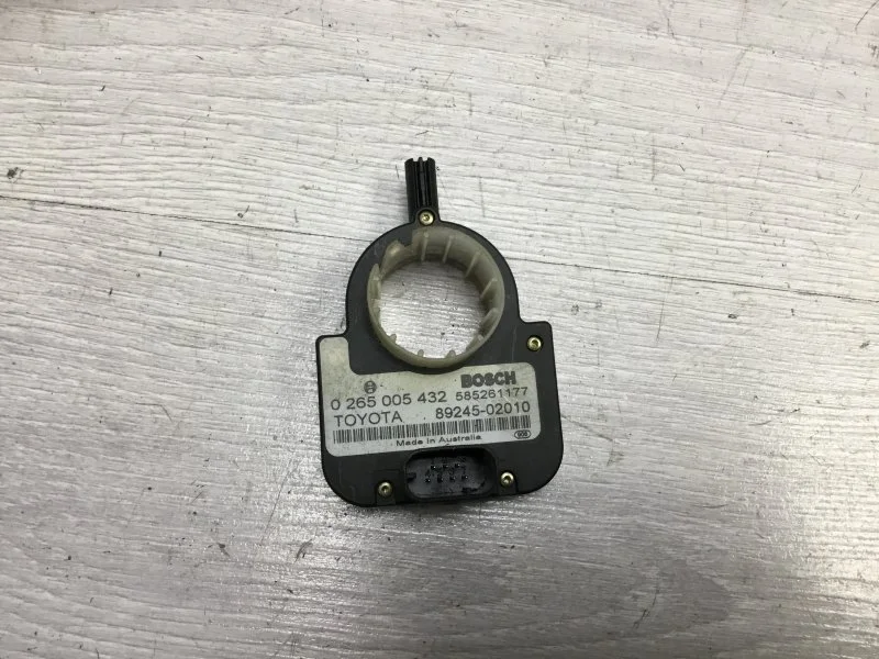 Другие детали рулевой колонки TOYOTA AVENSIS 2005 8924502010 УНИВЕРСАЛ 1CDFTV