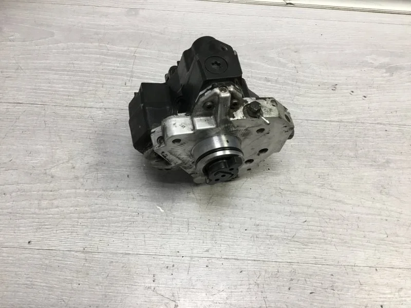 ТНВД Volvo Cross Country 2004 8251785 2.4